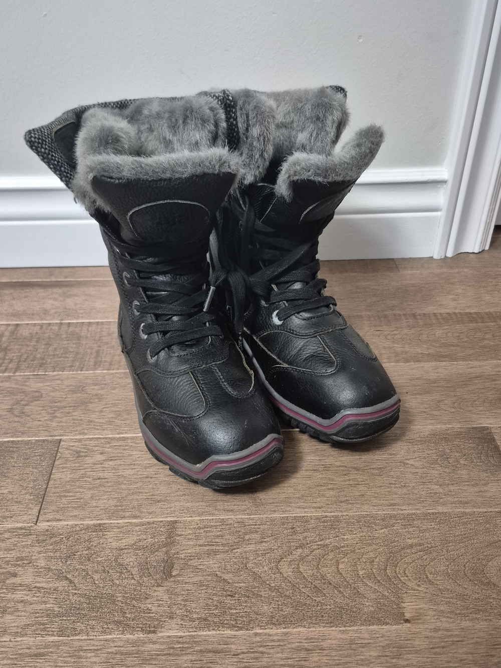 Pajar Black Cold Weather Winter Lace-Up Boots with Gray Faux Fur Trim